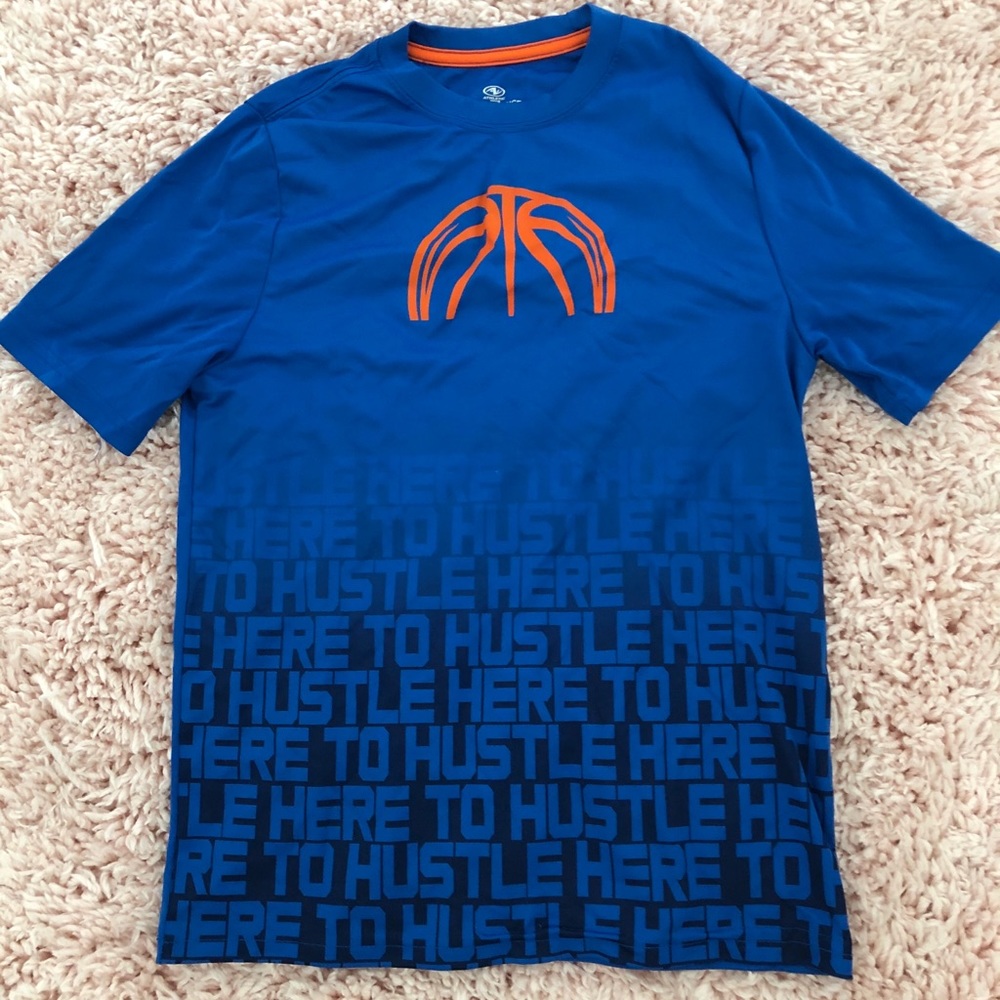 Performance tee athletic shirt